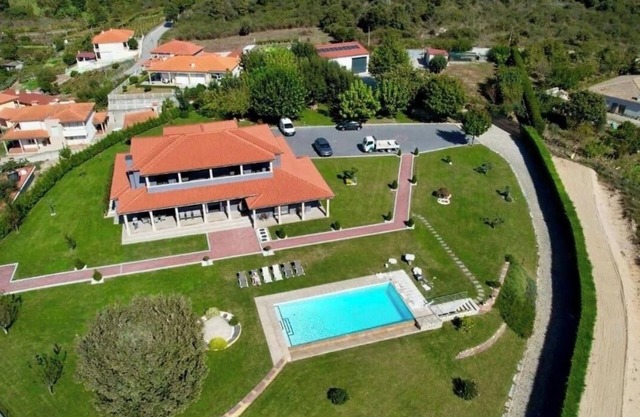 HostWise – Douro View Villa w/ 10 Suites and Pool