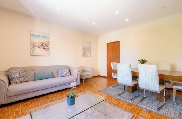 HostWise - Bright and Spacious Flat