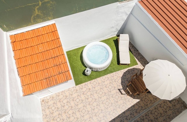 HostWise - Bright Homes w/Private Patio and Jacuzzi