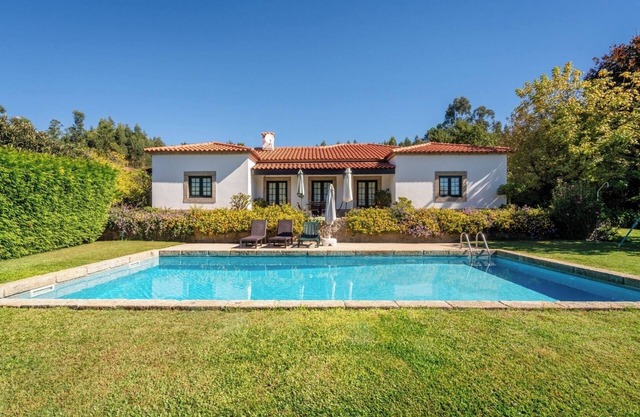 HostWise - Countryside House | Pool and Tennis Court