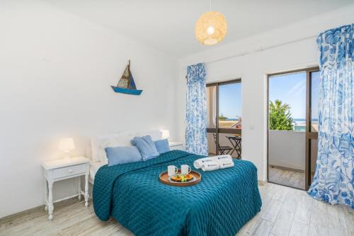 HostWise - Seaside Charm Flat w/Balcony