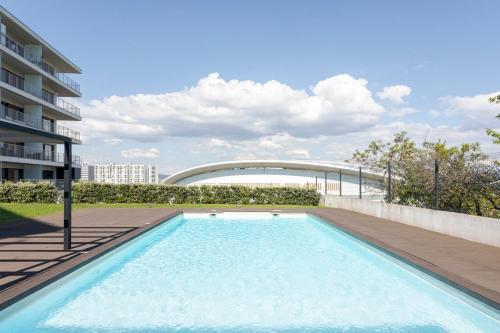 HostWise – Studio w/Terrace, Pool & Gym by Dragão