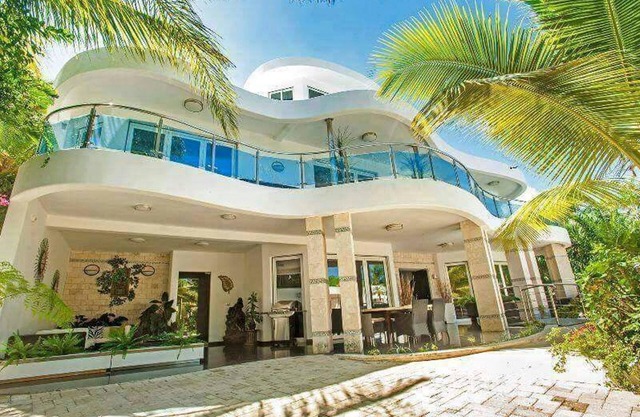 Sexy parties in Dominican Republic