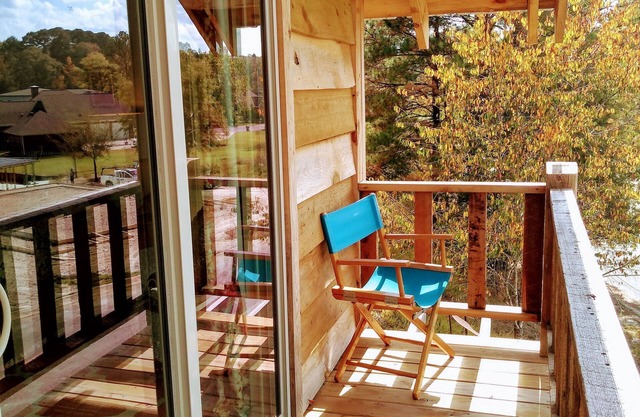 Hot Spring's Finest Tiny House/ the perfect couple getaway.