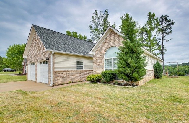 Hot Springs Riverfront Rental w/Game Room & Deck!