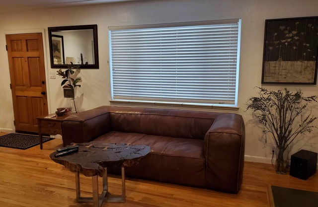 HOT TUB, 420 FRIENDLY, RV PARKING & GREAT LOCATION
