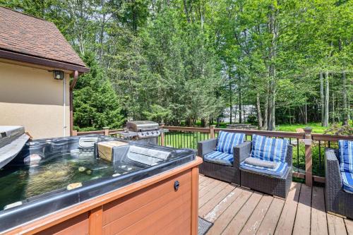 Hot Tub and Fire Pit Pocono Summit Home!