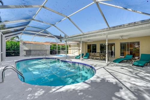 Hot Tub and Heated Pool Bonita Springs Getaway!