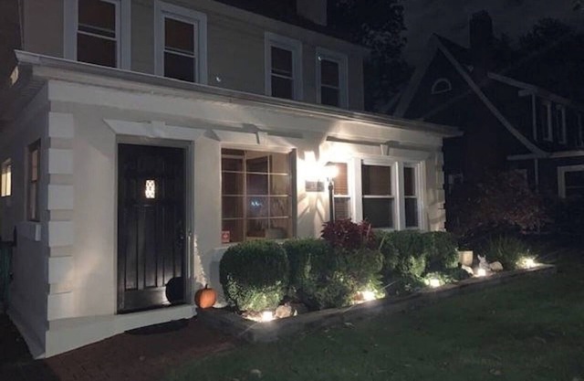 Hot tub and private dead end road -super comfy cozy stay in Albany, NY.
