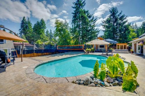 Hot Tub and Sauna Home 8 Mi to Downtown Tacoma!