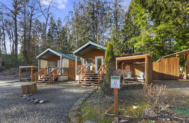 Hot Tub Cabin #12