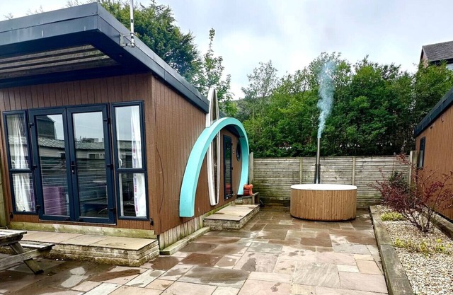Hot Tub Caravan 3 - 2bed family camping/bbq