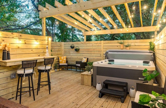 Hot Tub & Fire Pit | 4BR Oasis