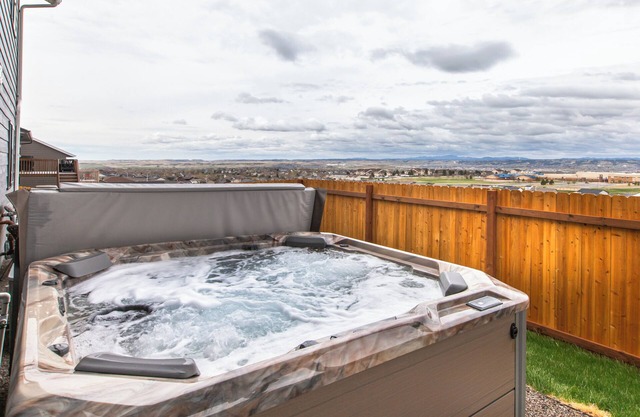 ⁑Hot Tub⁑Fire Pits⁑Great Views⁑New Construction⁑