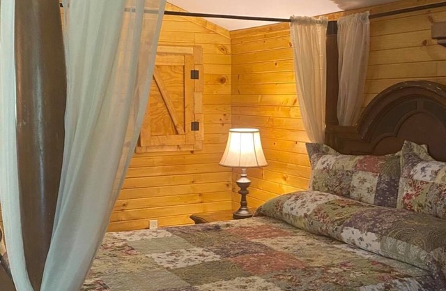 Hot Tub, Fire Ring, Charcoal Grill, Hocking Hills, Buckeye Lake, Legend Valley