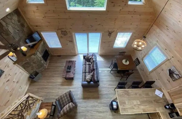 Hot tub | Firepit | Fireplace | View | Close2twn |