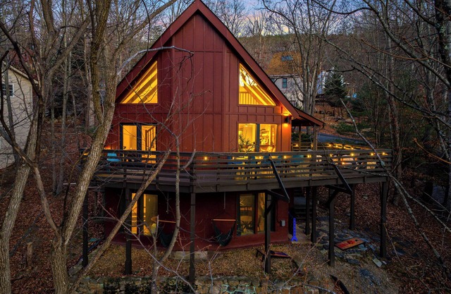 Hot Tub, Firepit, Mountain Views, Near Resort Attractions