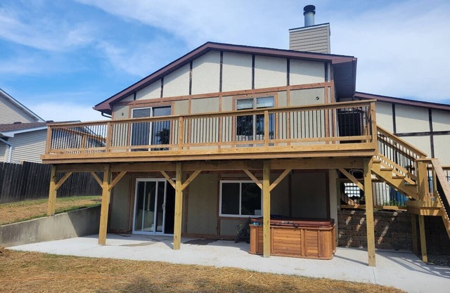 HOT TUB! Fishermans lake house retreat