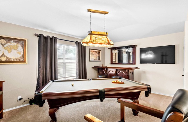 **HOT TUB** Garden Spa Near Sea World, Six Flags, Lackland, and Downtown