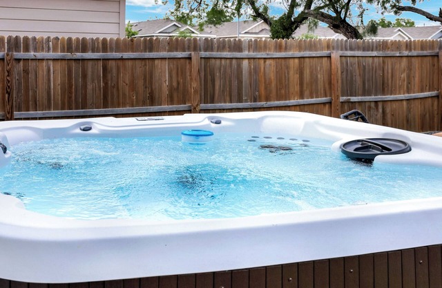 Hot Tub Getaway Nr Missions Park | BBQ Yard Games