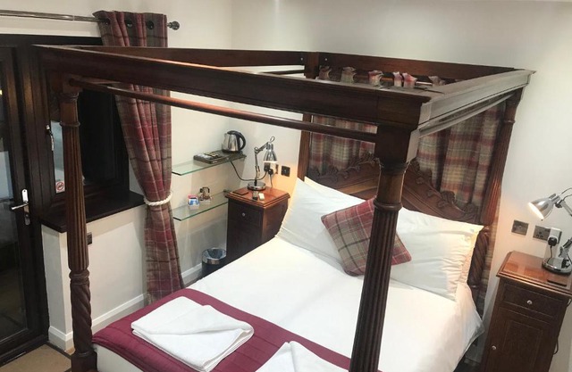 Hot Tub Hide Away near Alton Towers staffordshire