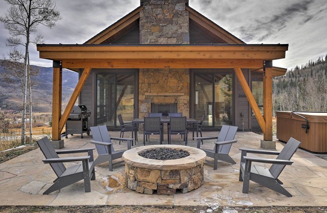 NEU! Silverthorne Home mit Whirlpool und Bergblick