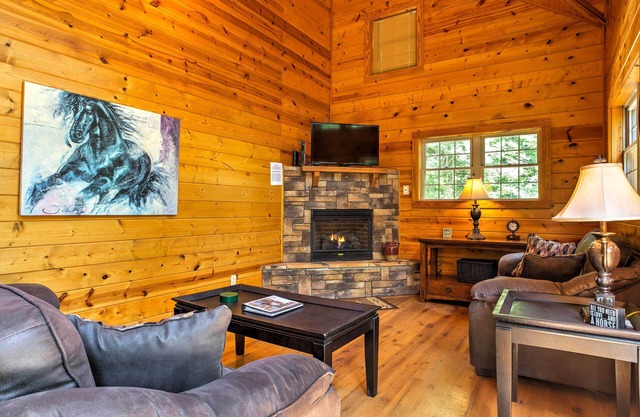 2BR Red River Gorge "Mane Stay Cabin" mit Whirlpool!