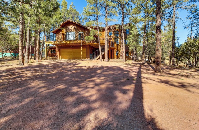 Near Hiking: 'Ponderosa Paradise' Overgaard Cabin