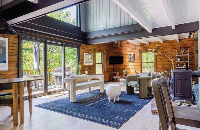 Hot Tub, Pool, 2 Firepits | Near Mohonk Preserve + Wineries | Cragswood Lodge