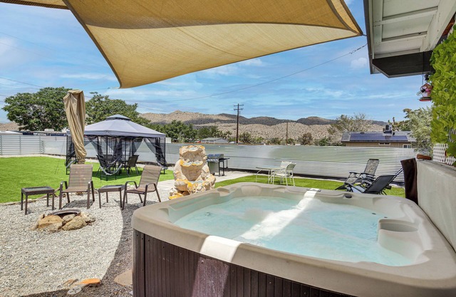 Hot Tub & Pool: Joshua Tree Vacation Home!