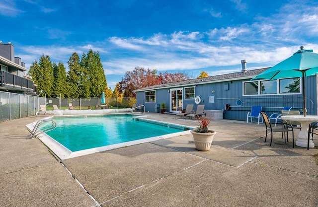 Hot Tub, Pool, WIFI, CC105
