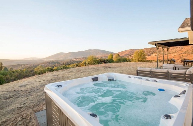 Amazing mountain/valley sunset views, visible from expansive open living space!