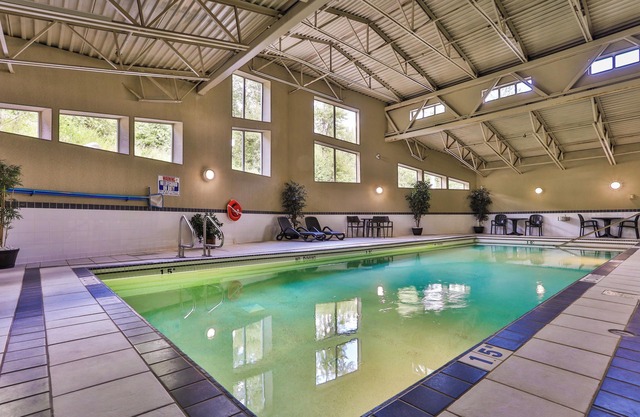 Hot Tub & Sauna / 24-Hour Check-In / Quiet