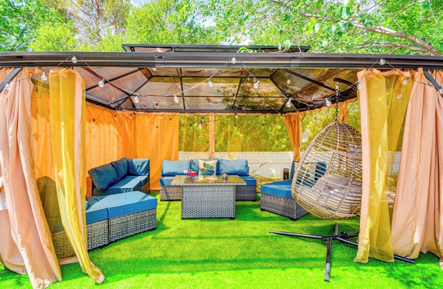 Hot Tub & Sauna: Dewey Getaway w/ Community Perks