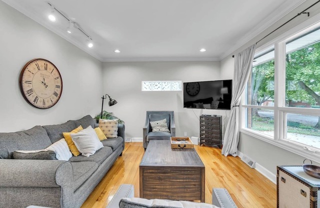 The Elegant Ranch by Granger Gardens. 5 Bed. Luxurious and Tasteful.
