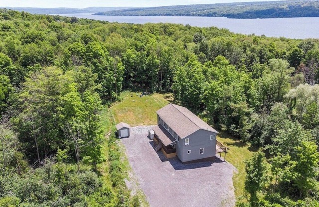 Huge Home! Sleeps 24!