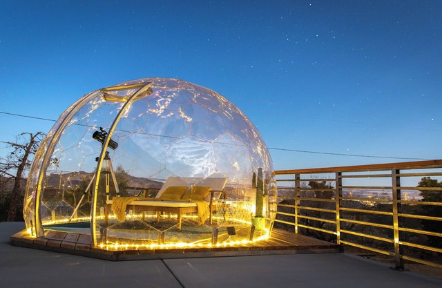 Hot Tub, Stargazing Dome, King Bed, EV Charger