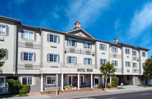 HOTEL 1550 Our San Bruno Hotel Just 7 Minutes From SFO Airport.