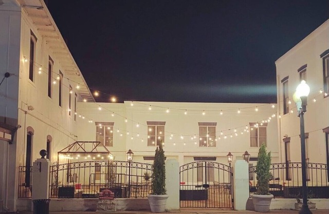 Hotel 27