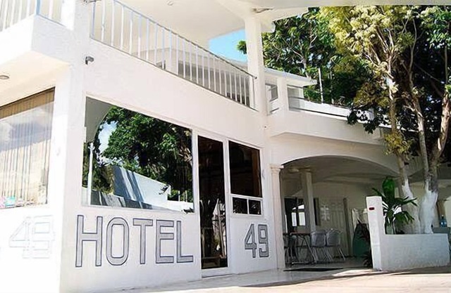 Hotel 49
