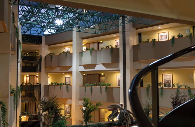 Hotel Abastos Plaza
