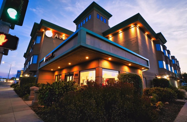 Hotel Aluxor SFO