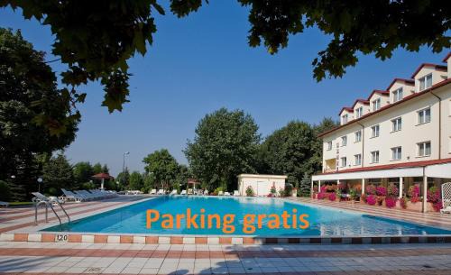 Hotel Ambasador Chojny