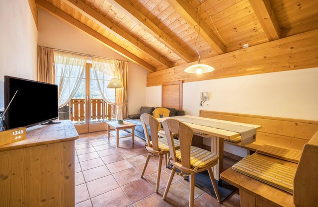 Ferienwohnung 'Naturresidenz Theistadl Apt 302' mit Seeblick, Gemeinschaftpool und Garten