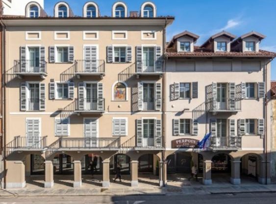 Hotel & Apartments " Perpoin "