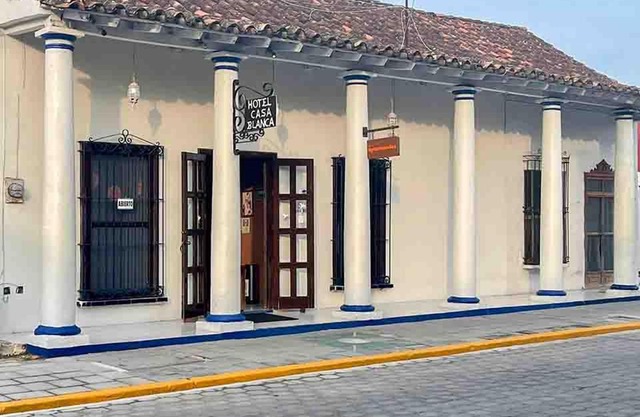 Hotel Casa Blanca