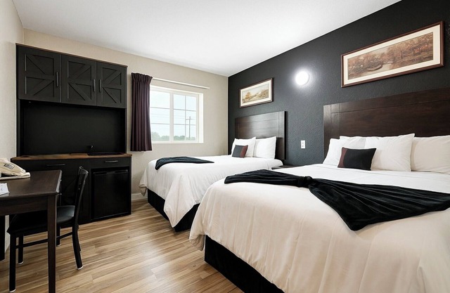 Hotel Dilley Grand