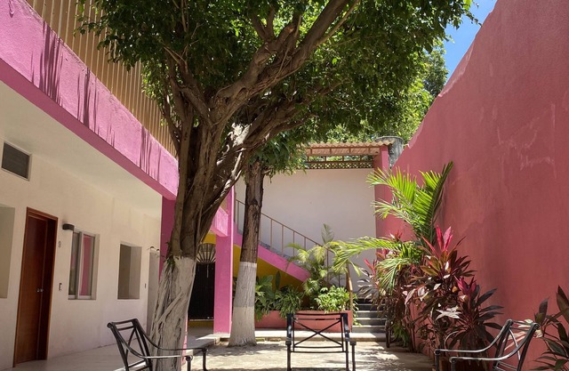 Hotel Gladys