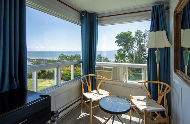 Hotel La Roche Pleureuse
