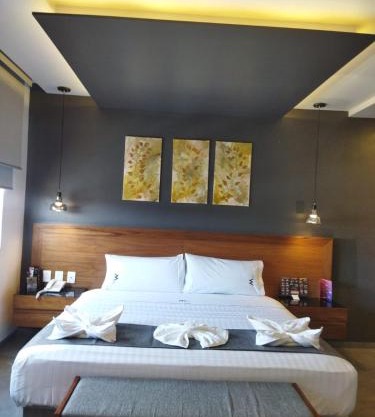 HOTEL M ELITE BLACK
